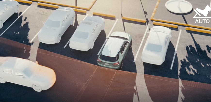 Chevrolet Equinox backing out of a parking space with cross traffic highlighted