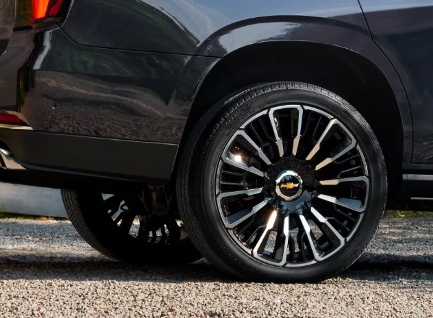 Close-up of the Chevrolet Traverse High Country front wheel and fender