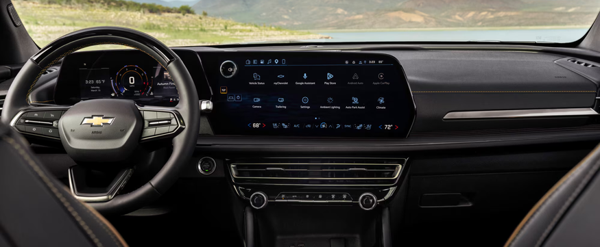 Chevrolet Traverse dashboard with the driver display and 17.7-inch center touchscreen