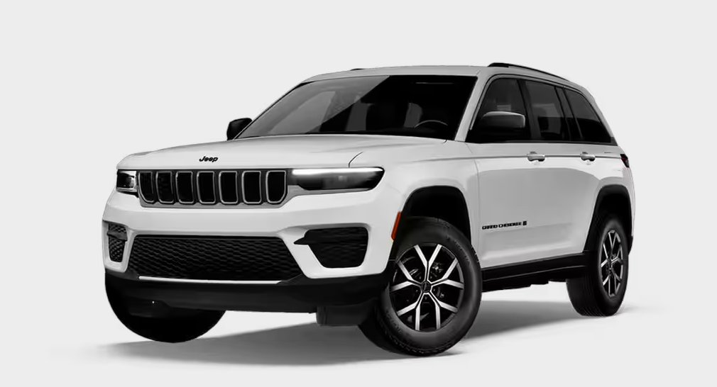 White 2027 Jeep Grand Cherokee Laredo 4x4